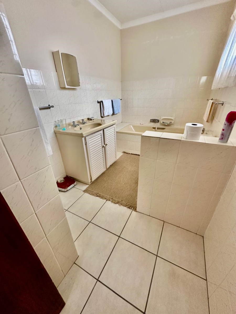 4 Bedroom Property for Sale in Bayview Western Cape